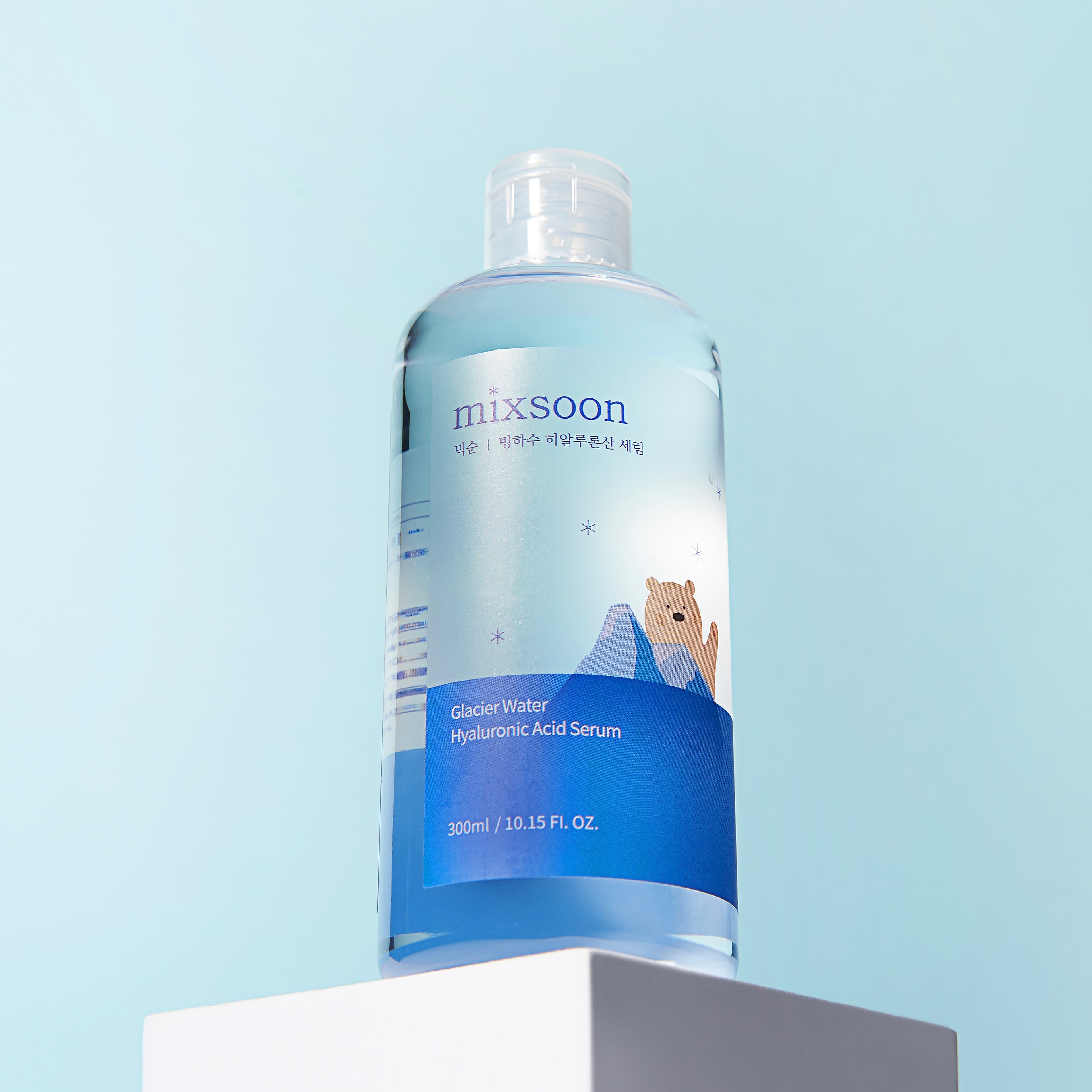 mixsoon Glacier Water Hyaluronic Acid Serum cu mascota Soondy pe etichetă